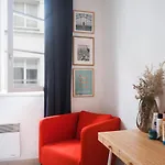 GuestReady - Trendy 2BR Apartment close to République